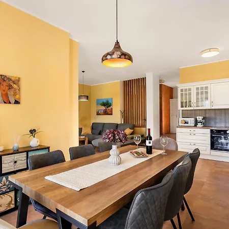 Pinaza C Vrbnik (Primorje-Gorski Kotar)