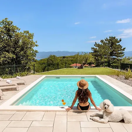 Pinaza C Villa *