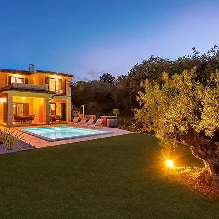 Pinaza C Vrbnik (Primorje-Gorski Kotar)