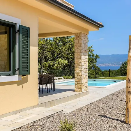 Pinaza C * Vrbnik (Primorje-Gorski Kotar)