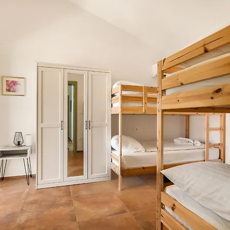 Pinaza C Villa Vrbnik (Primorje-Gorski Kotar)